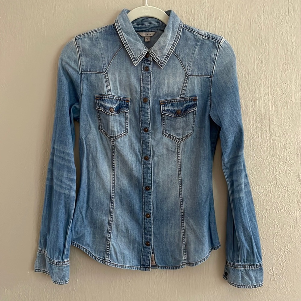 Guess Women’s Fitted Distressed Denim Western Snap Front Shirt